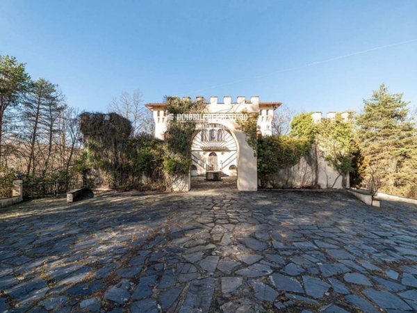 casa indipendente in vendita a Varano de' Melegari