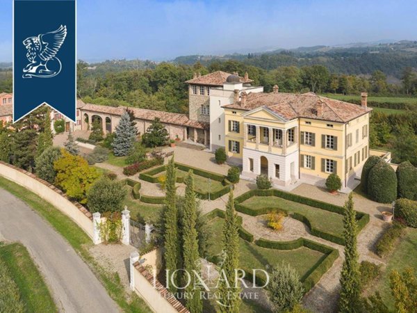 casa indipendente in vendita a Varano de' Melegari