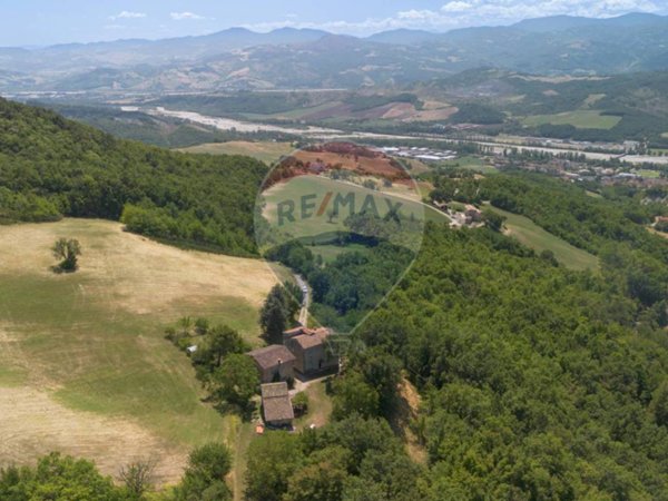 casa indipendente in vendita a Varano de' Melegari