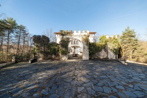 casa indipendente in vendita a Varano de' Melegari