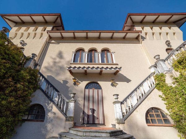 casa indipendente in vendita a Varano de' Melegari