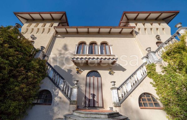 casa indipendente in vendita a Varano de' Melegari in zona Il Monte
