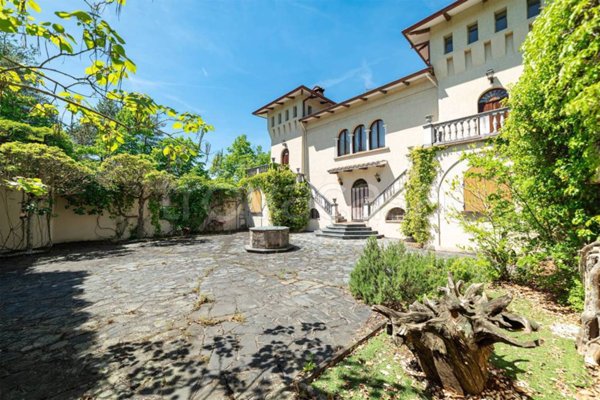 casa indipendente in vendita a Varano de' Melegari