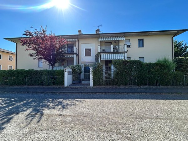 appartamento in vendita a Varano de' Melegari in zona Molino