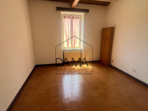 casa indipendente in vendita a Varano de' Melegari in zona Serravalle Ceno