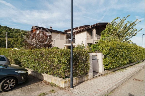 appartamento in vendita a Varano de' Melegari in zona Viazzano