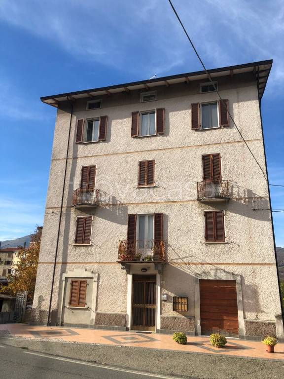 appartamento in vendita a Varsi