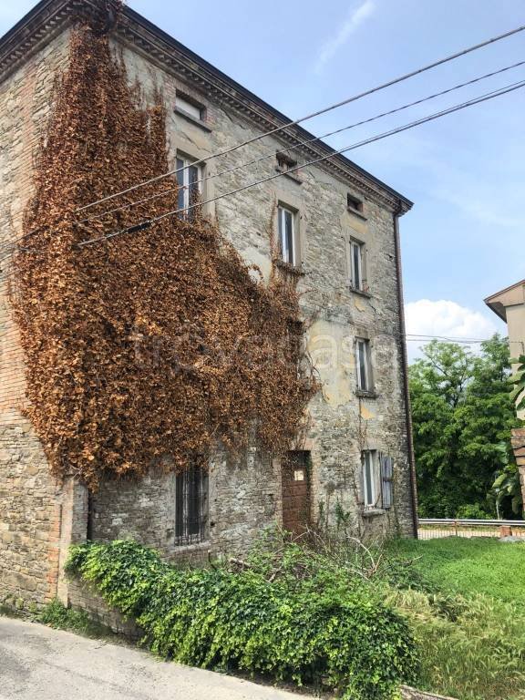 casa indipendente in vendita a Varsi