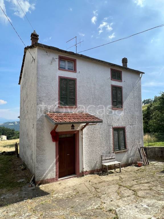 casa indipendente in vendita a Varsi