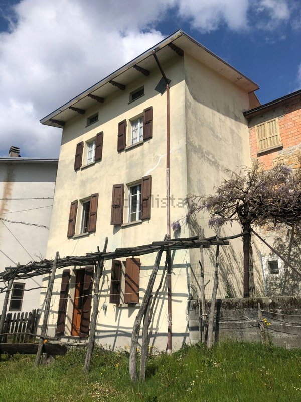 casa indipendente in vendita a Varsi