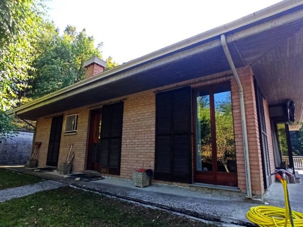 casa indipendente in vendita a Varsi