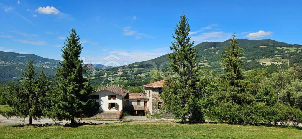 casa indipendente in vendita a Varsi