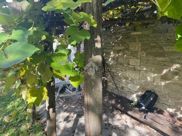 casa indipendente in vendita a Varsi