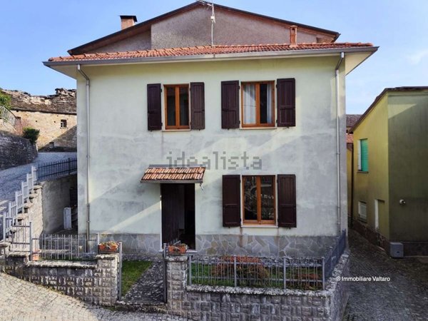 casa indipendente in vendita a Varsi in zona Contile