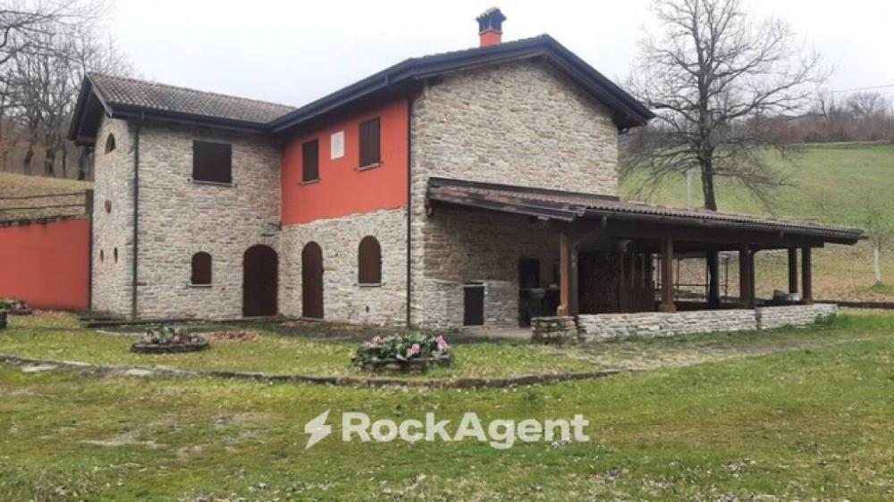 casa indipendente in vendita a Varsi