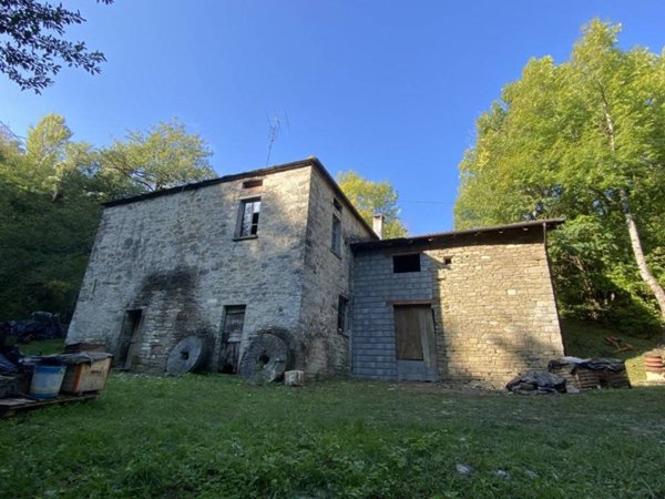 casa indipendente in vendita a Varsi