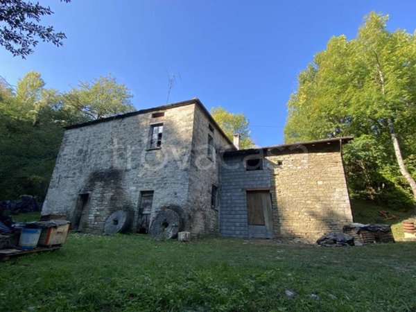 casa indipendente in vendita a Varsi in zona Contile