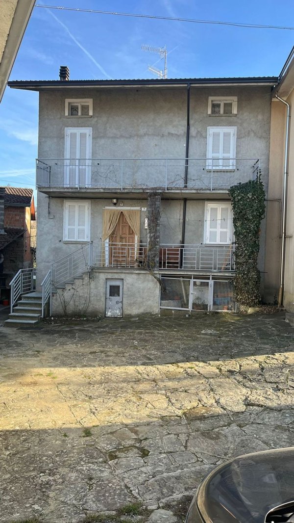 casa indipendente in vendita a Varsi in zona Tosca