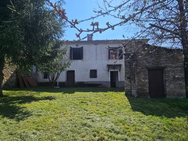 appartamento in vendita a Varsi