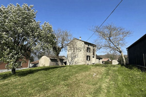 casale in vendita a Varsi in zona Pietracavata