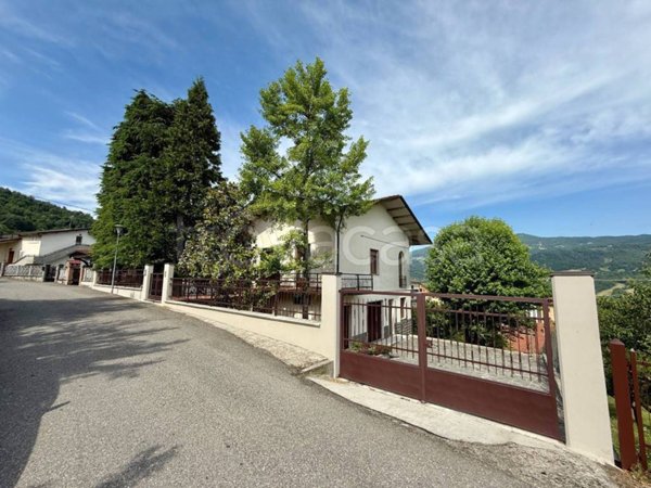 casa indipendente in vendita a Varsi