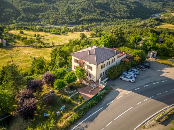 casa indipendente in vendita a Varsi in zona Contile