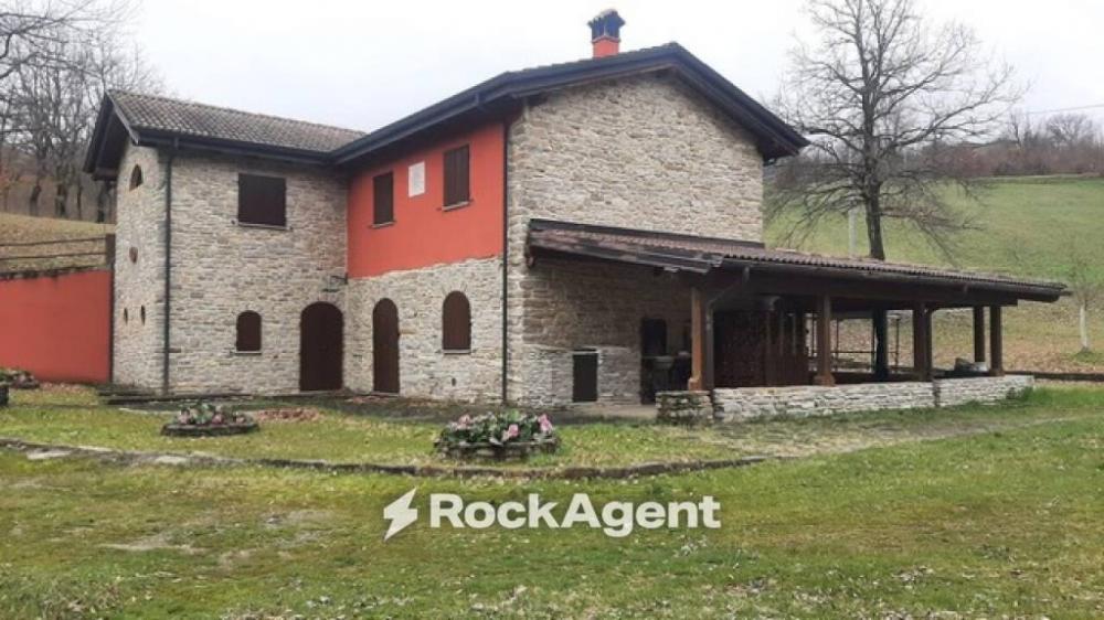 casa indipendente in vendita a Varsi