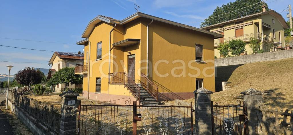 casa indipendente in vendita a Varsi