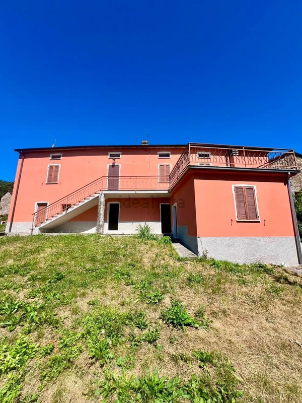 casa indipendente in vendita a Varsi in zona Contile
