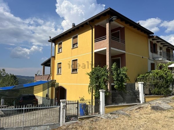 casa indipendente in vendita a Varsi in zona Peracchi