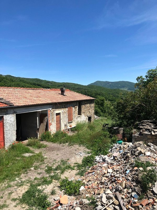 casale in vendita a Varsi in zona Tognoni