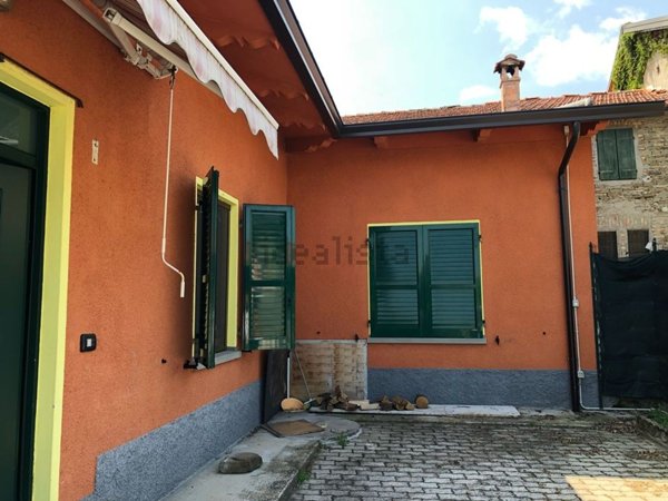 casa indipendente in vendita a Varsi in zona Manini