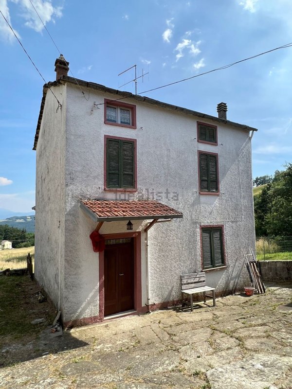 casa indipendente in vendita a Varsi in zona Corticella