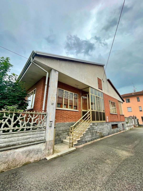 casa indipendente in vendita a Saluggia