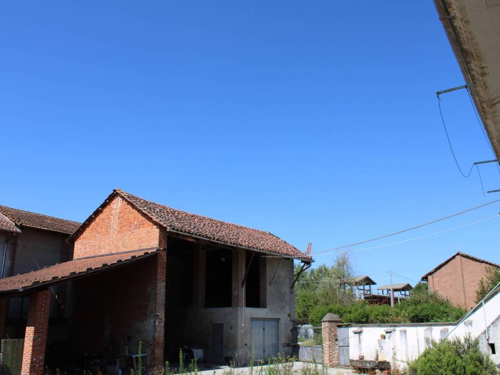 casa indipendente in vendita a Saluggia in zona Sant'Antonino di Saluggia