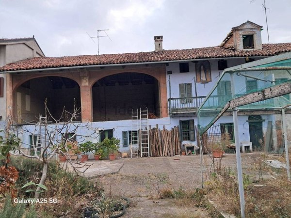 esavano in vendita a Saluggia