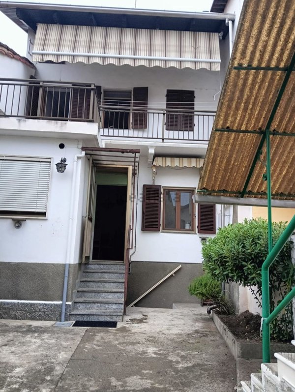 casa indipendente in vendita a Saluggia