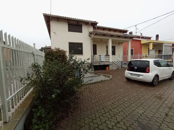 casa indipendente in vendita a Saluggia