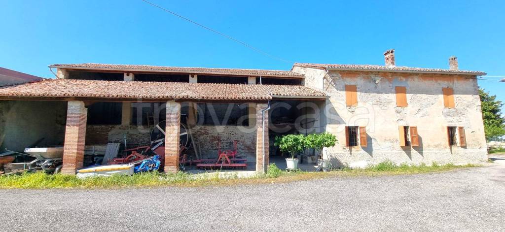 casa indipendente in vendita a Sissa Trecasali in zona San Nazzaro
