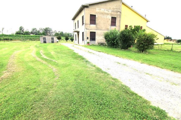 casa indipendente in vendita a Sissa Trecasali in zona Trecasali