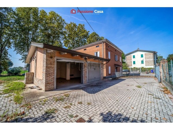 casa indipendente in vendita a Sissa Trecasali in zona Viarolo