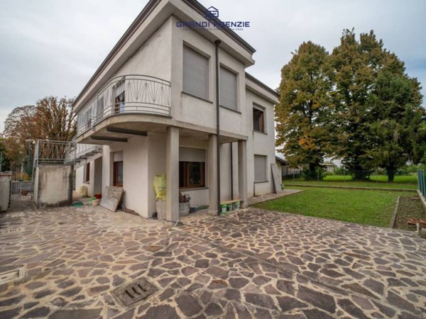 appartamento in vendita a Sissa Trecasali in zona Trecasali