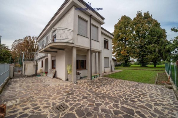 appartamento in vendita a Sissa Trecasali in zona Trecasali