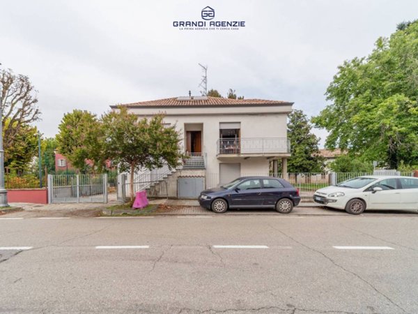 casa indipendente in vendita a Sissa Trecasali
