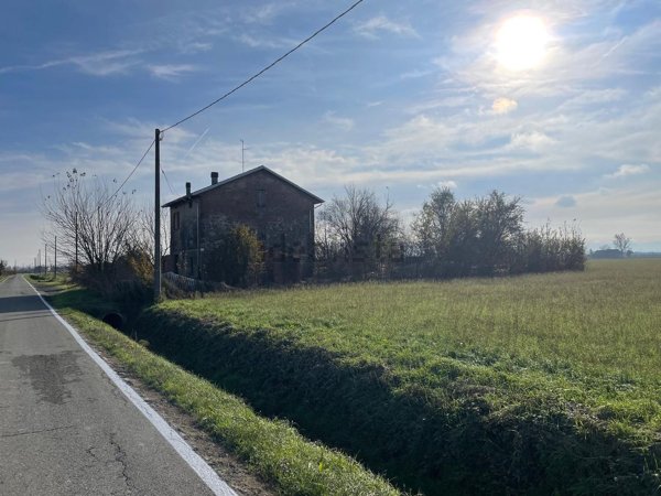 terreno edificabile in vendita a Sissa Trecasali in zona San Quirico