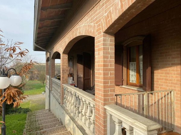 casa indipendente in vendita a Sissa Trecasali in zona Sissa