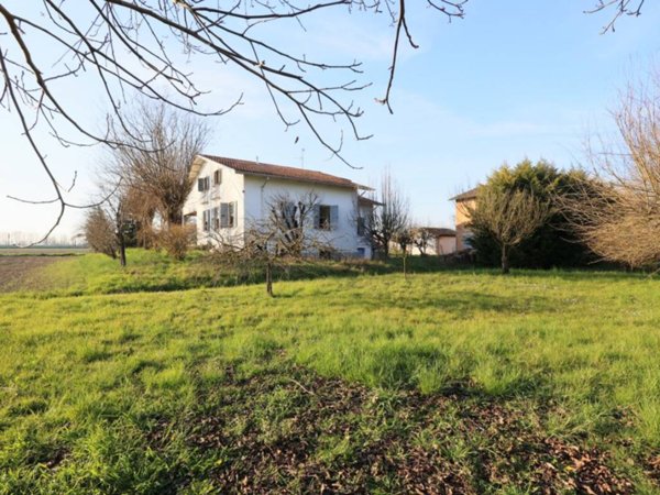 casa indipendente in vendita a Sissa Trecasali in zona Trecasali