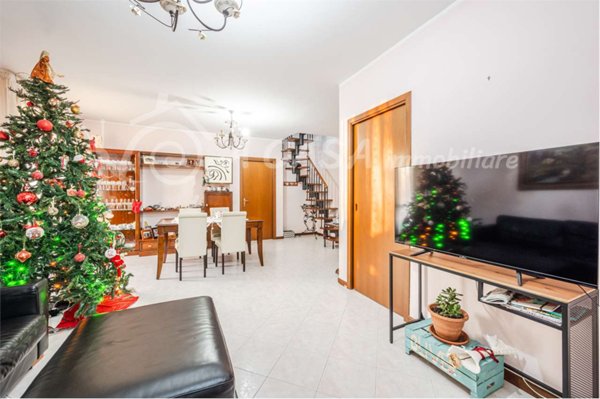appartamento in vendita a Sissa Trecasali in zona Trecasali