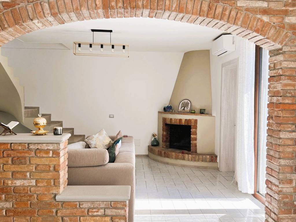 casa indipendente in vendita a Sissa Trecasali in zona Coltaro
