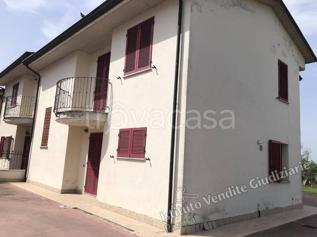 casa indipendente in vendita a Sissa Trecasali in zona Sissa